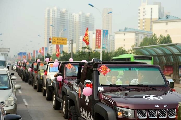 越野婚车，向幸运霸气飞跑